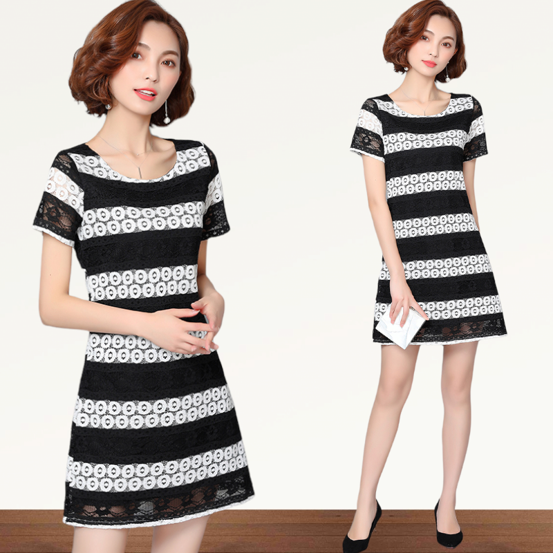Dress4313 เดรสลูกไม้ดีเทลน่ารักสลับสีครีมดำ ผ้าลูกไม้คอตตอนเนื้อดีหนาลายสวย งานดีทรงปล่อยใส่สบาย งานสวยใส่ง่ายน่ารักมาก