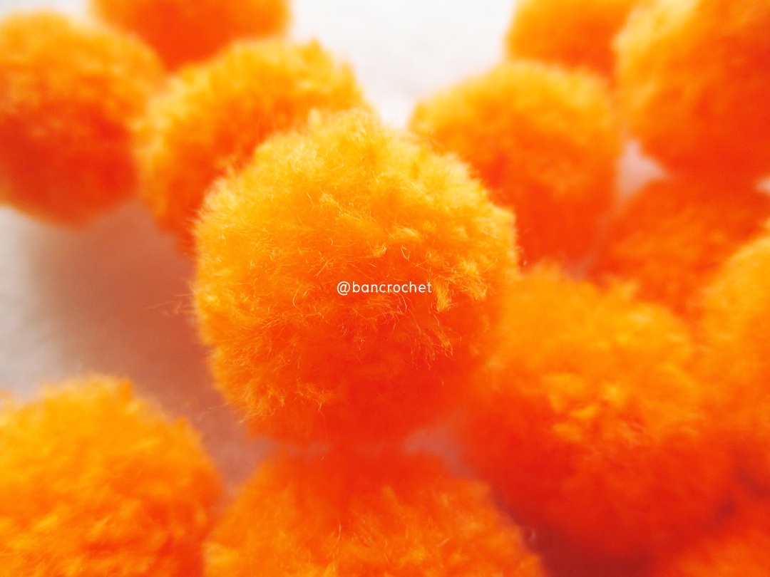 ปอมปอมไหมพรม ขนาด 2.5-3 ซม pom poms crochet ส้ม 2.5-3 ซม.