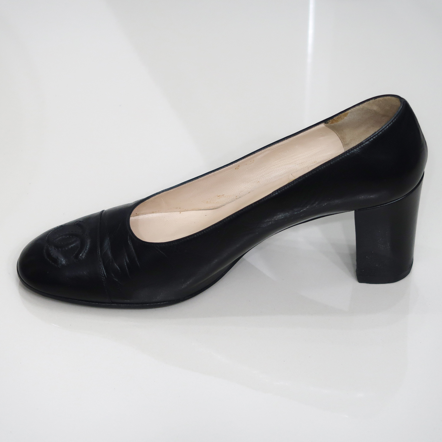 Chanel Black Calf Leather Cap Toe Pumps Size 38.5
