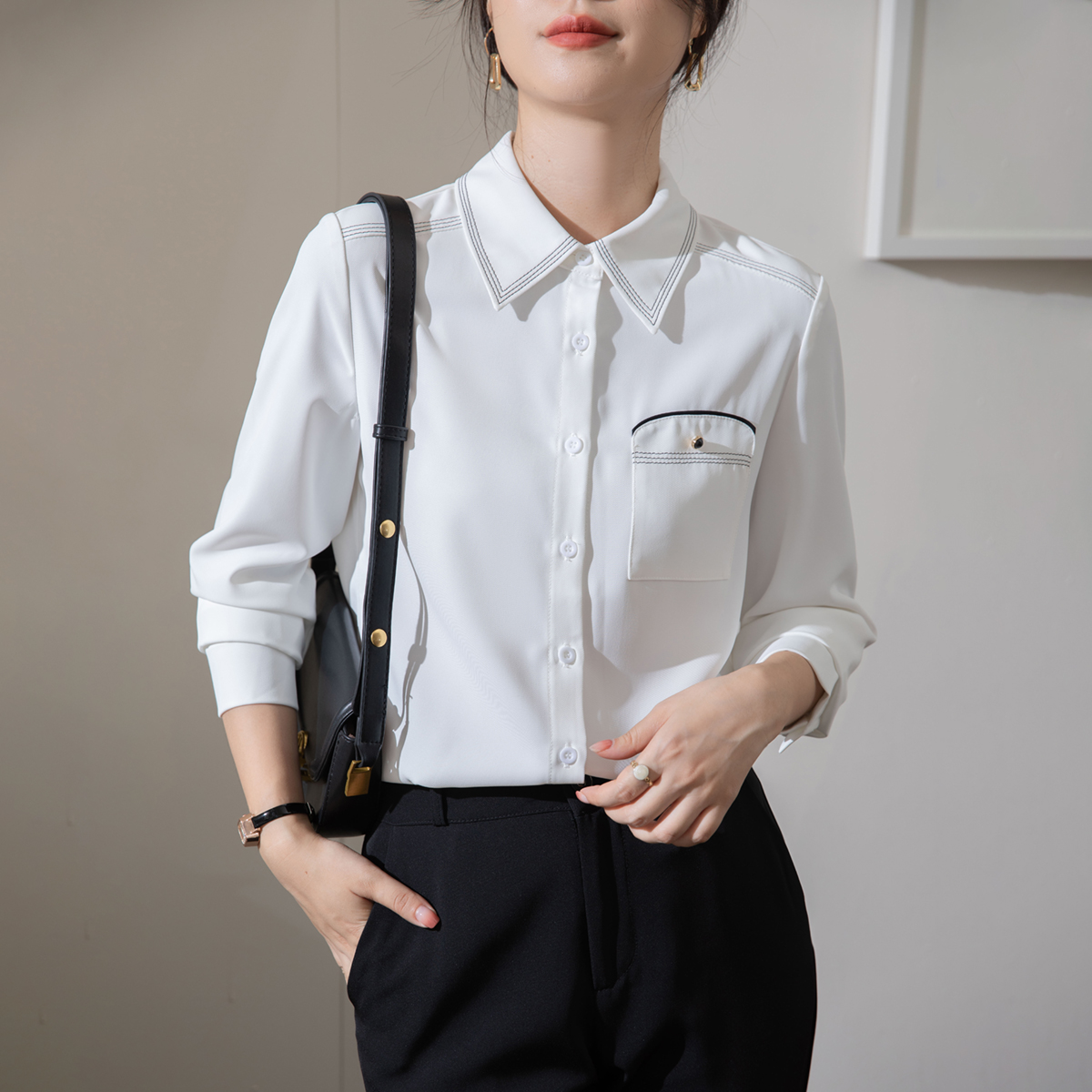 เสื้อเชิ้ตผู้หญิงแขนยาว เสื้อเชิ้ตผู้หญิงใส่ทํางาน 390 บาทต่อชิ้น ฟรีค่าจัดส่ง