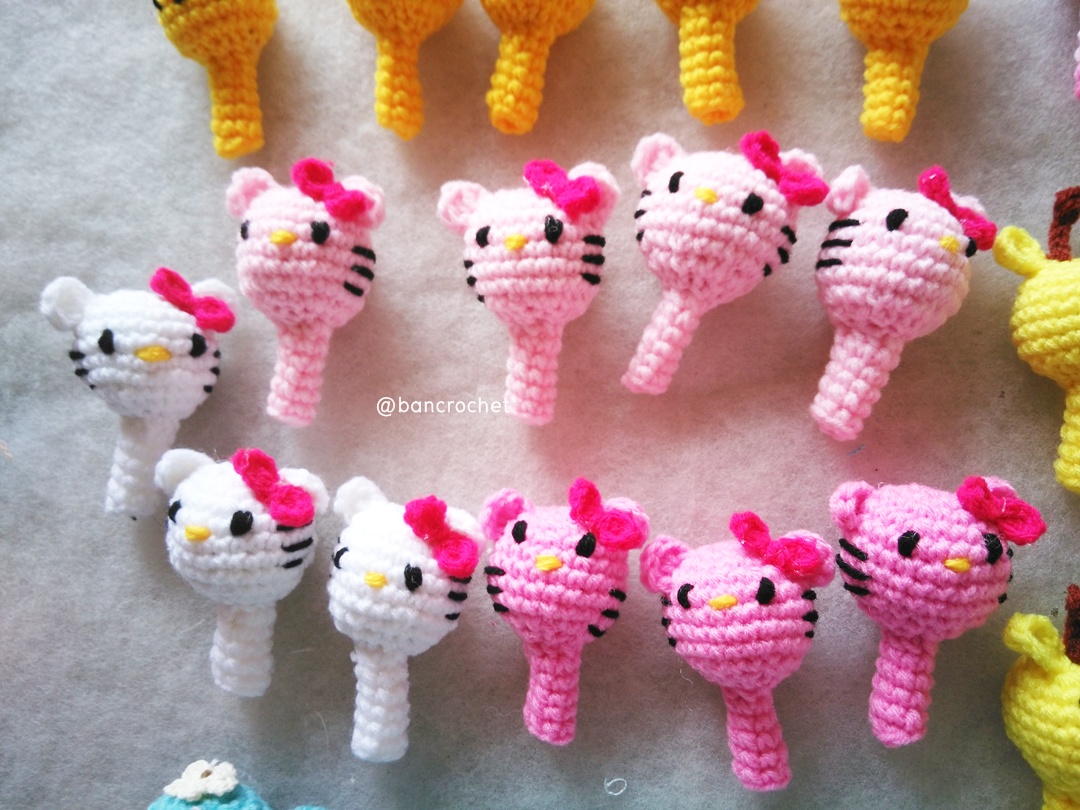 ที่ครอบหัวดินสอ ตุ๊กตาถักคละแบบ สั่ง 20 ชิ้นขึ้นไป pencil cover (ราคาส่ง only wholesale) หลากสี 2 นิ้ว