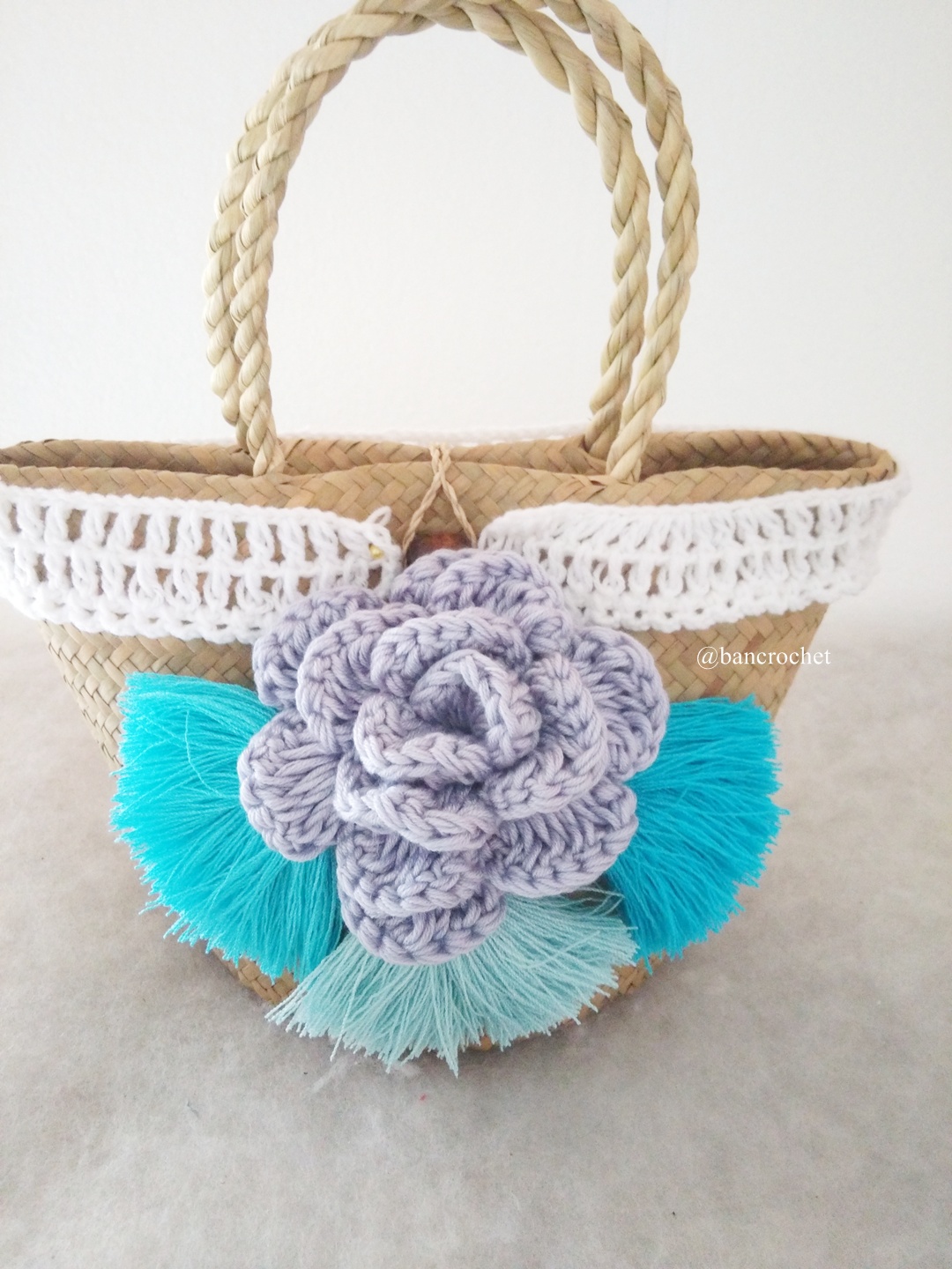 กระเป๋าสานกระจูดประดับดอกไม้ grajood basket weave bags ธรรมชาติ 7*10*7*12 นิ้ว