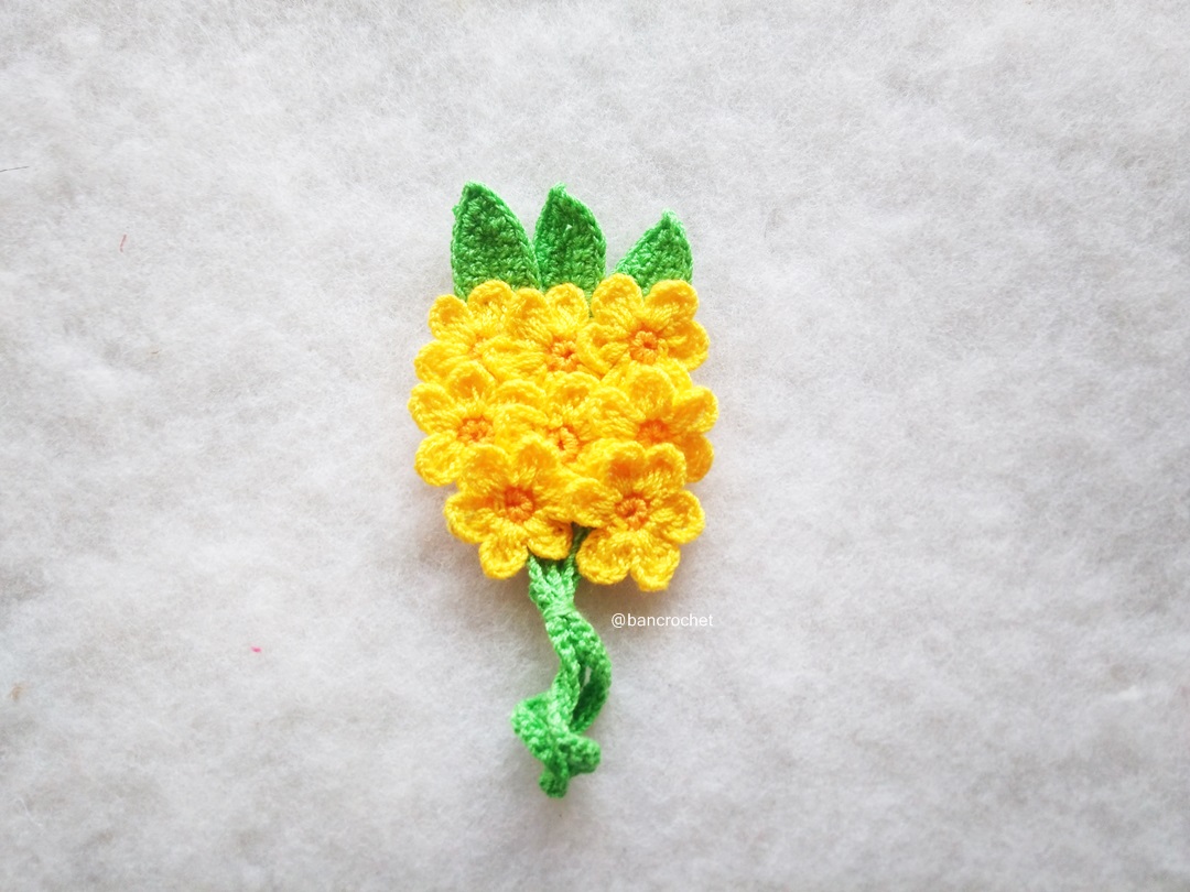 Bancrochet ช่อดอกไม้จิ๋วถักโครเชต์ Mini flower bouquet crochet สีเหลืองมัตตาร์ต 5 นิ้ว