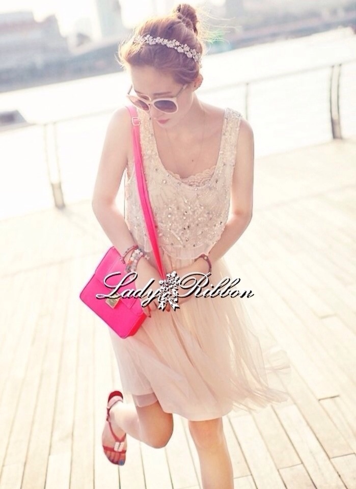 Lady Twinkle Glam Mini dress มินิเดรสแต่งเลื่อมและลูกปัดสีครีม same pic