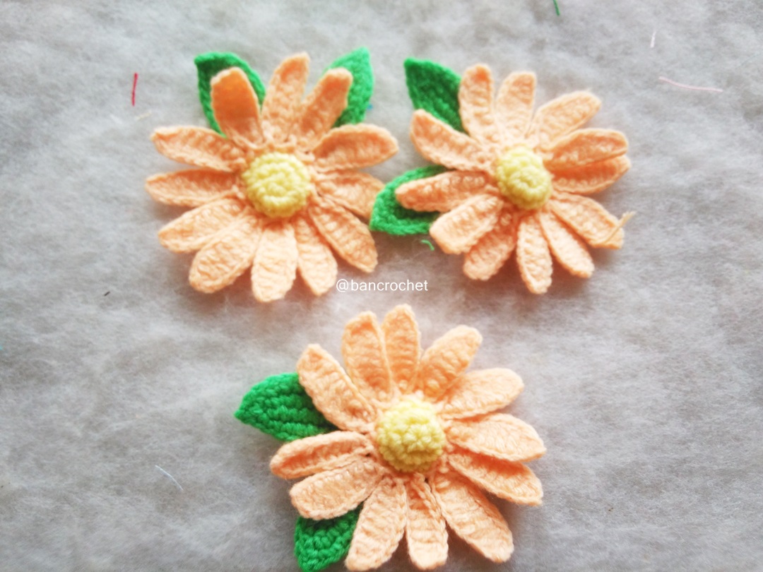 Bancrochet ดอกดาวกระจาย Sulfur Cosmos flowers สีส้มอ่อน 3 นิ้ว