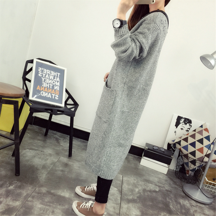 ยาว 32 นิ้ว : เสื้อคลุมไหมพรม กันหนาว แต่งลายถักเป็นช่องด้านหลัง พร้อมส่ง