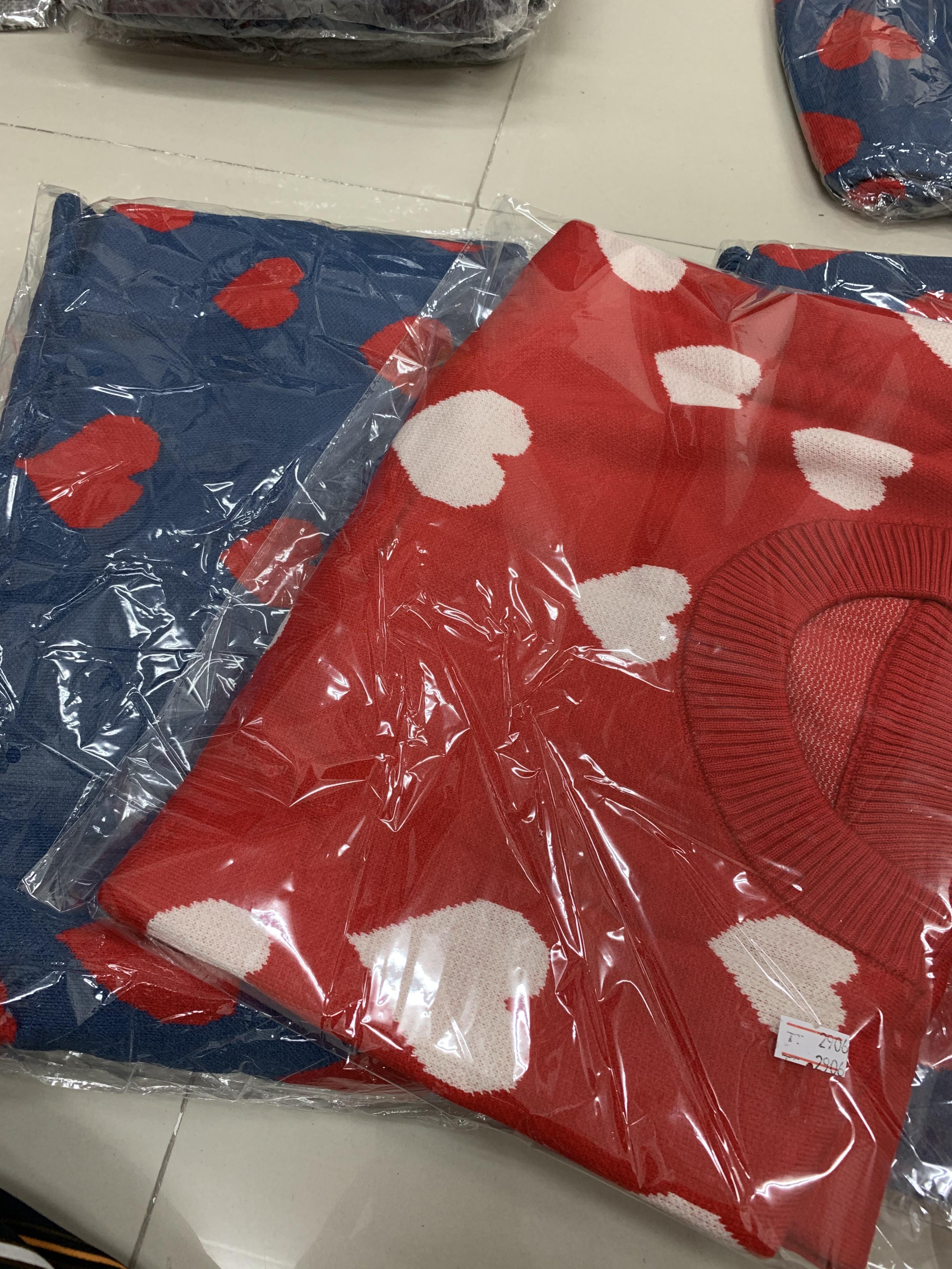 Sweater เสื้อสเวทเตอร์ไหมพรม ทอลายหัวใจ หวานๆ ไหมพรมเนื้อดี นุ่ม ยืดได้เยอะ สายเกาหลีห้ามพลาดน้าาา freesize