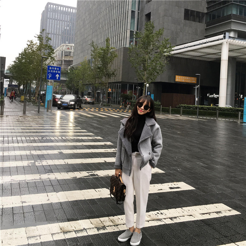 เสื้อกันหนาว สีเทาเข้ม เนื้อผ้าคล้ายๆหนังกลับ+กำมะหยี่ แต่งขนแกะด้านใน ดูดี อุ่นนนน แบบเก๋สุดๆ พร้อมส่ง งานตามแบบ