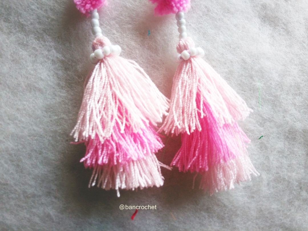 ต่างหูพู่ถักโครเชต์ crochet earrings สีชมพู 4.5 นิ้ว