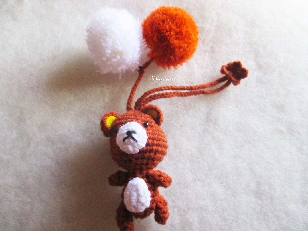 ที่ห้อยกระเป๋า พวงกุญแจตุ๊กตา ริลักคุมะ dolls pom pom amigurumi crochet keychain