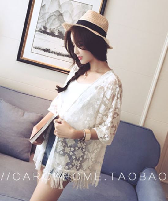 เสื้อคลุมซีทรู มีลายในตัว เหมาะกับวันชิลๆ พร้อมส่งจ้า white