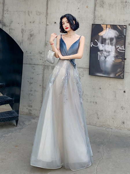 ชุดราตรี ชุดราตรีสวยหรู แบบ ทันสมัย Evening dress