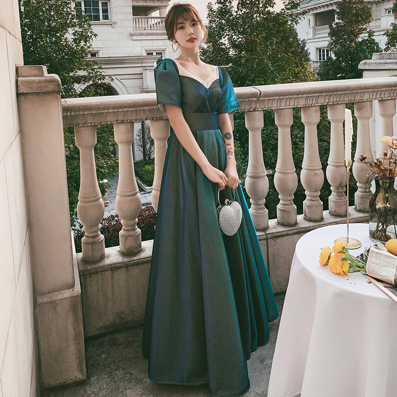 ชุดราตรี ชุดราตรีสวยหรู แบบ ทันสมัย Evening dress