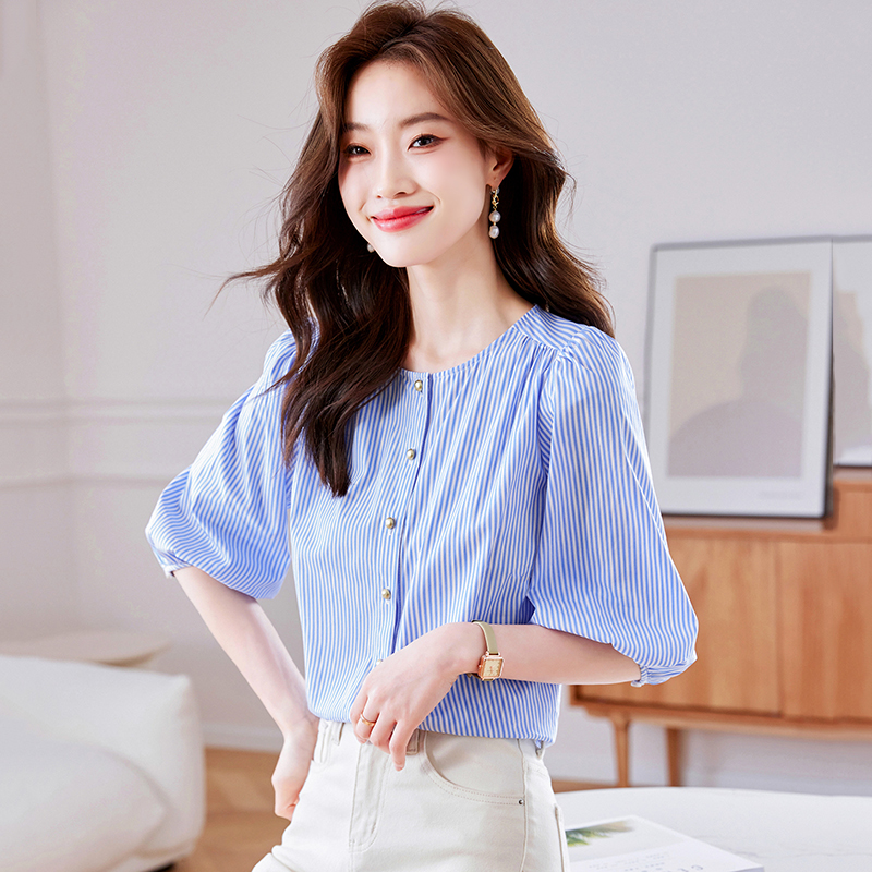 เสื้อเชิ้ตผู้หญิงแขนยาว เสื้อเชิ้ตผู้หญิงใส่ทํางาน 390 บาทต่อชิ้น ฟรีค่าจัดส่ง