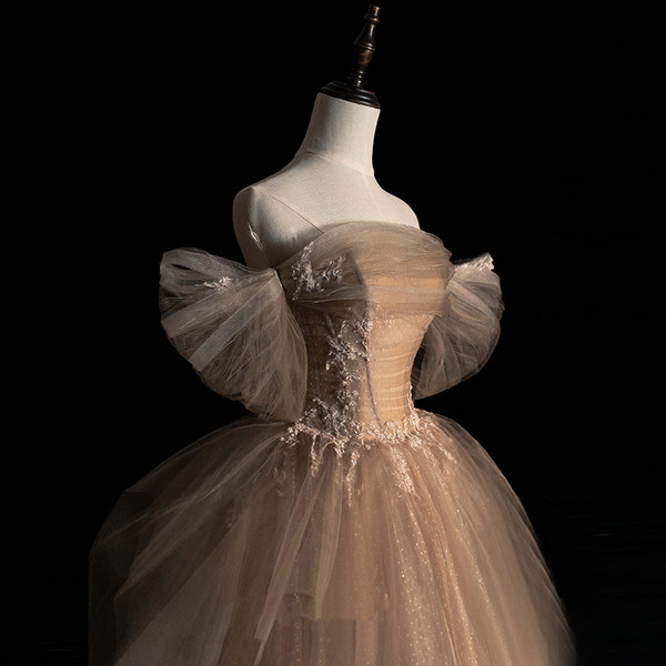 ชุดราตรี ชุดราตรีสวยหรู แบบ ทันสมัย Evening dress