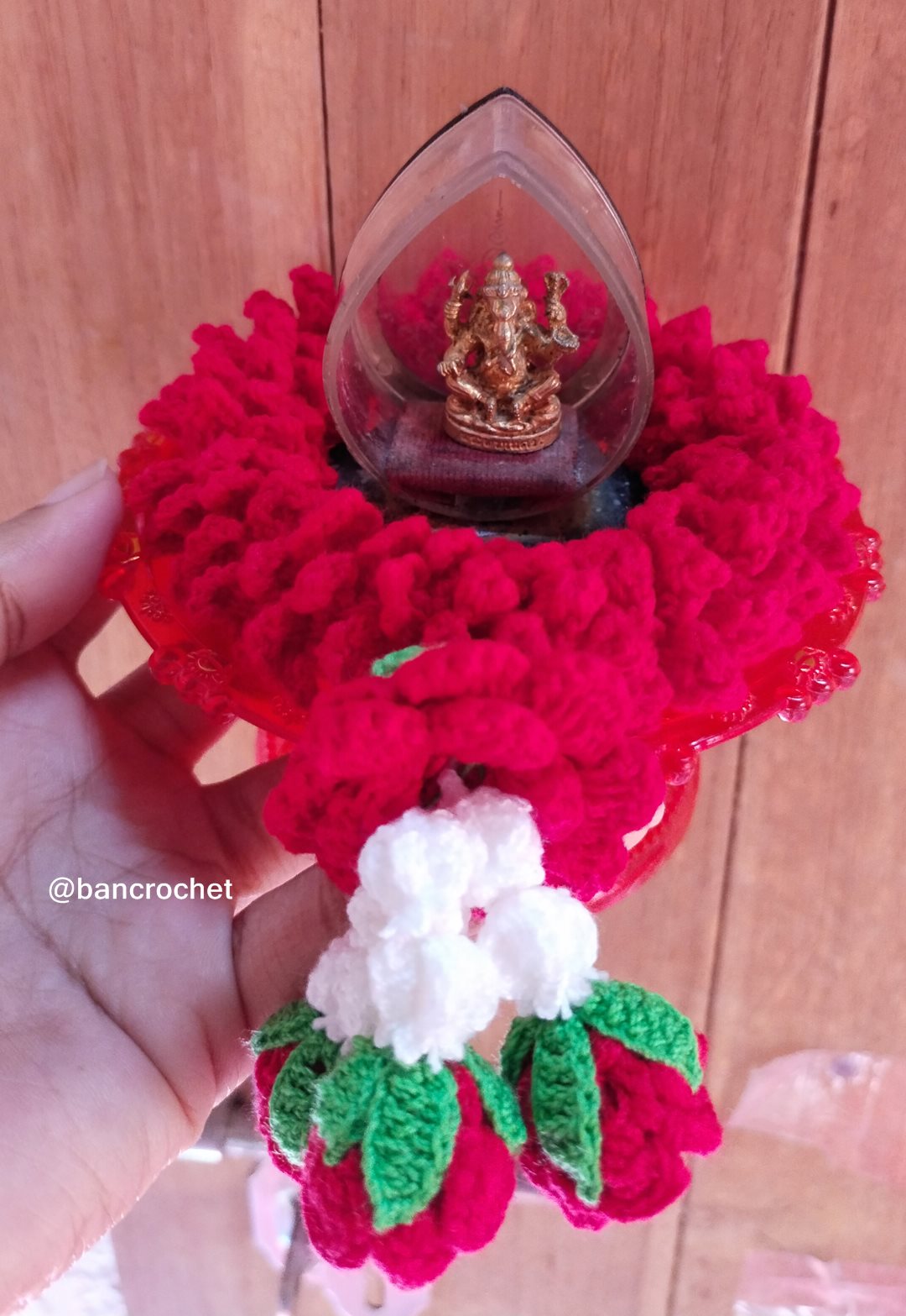 Bancrochet พวงมาลัยกุหลาบสีแดงถัก Crochet Thai Garland แดง 8*15 cm