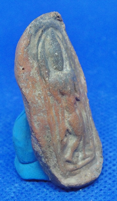 พระลีลาเม็ดขนุน