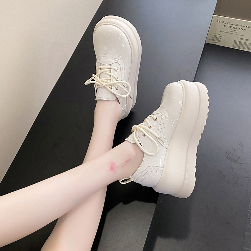 รองเท้าผ้าใบเสริมส้นสูง ไซต์35-39 สนใจทักแชท ฟรีค่าส่ง!