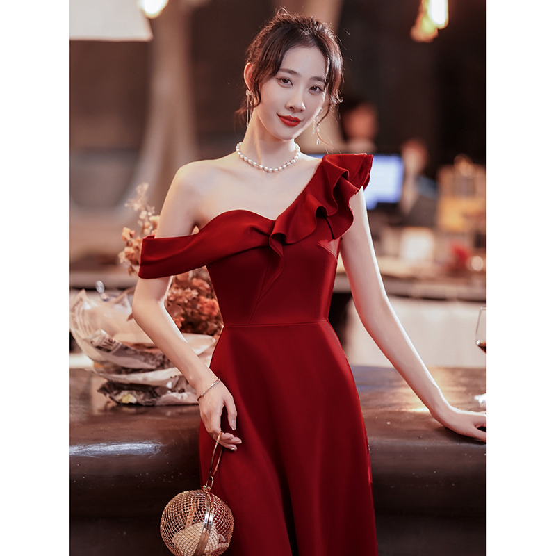 ชุดราตรี ชุดราตรีสวยหรู แบบ ทันสมัย Evening dress