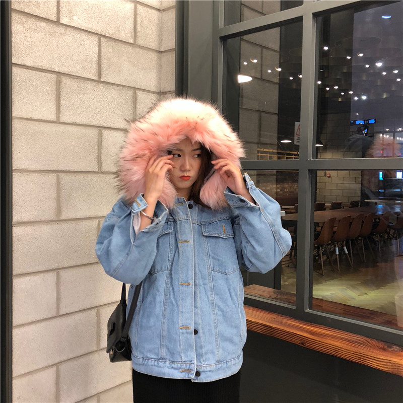 เสื้อกันหนาว ช่วงตัวเป็นผ้ายีนส์ ด้านในบุขนช่วงตัว ช่วงแขนบุซับในกันลม พร้อมขนเฟลอฟูนุ่มมาก งานดี การรันตีจ้า มี 3 สีน้า same pic