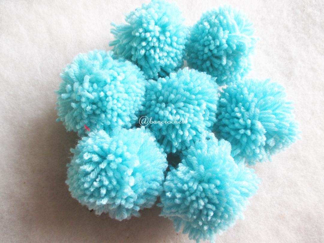 ปอมปอมไหมพรมสีชมพูอมแดง ขนาด 2 นิ้ว pompoms crochet