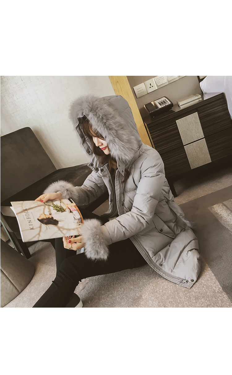 เสื้อโค้ทกันหนาว ตัวยาว ประดับเฟอร์ ที่คอฮู้ดและปลายแขน ผ้าร่มเนื้อดีกันลม กระดุม+ซิปหน้า เกาหลีมากๆ