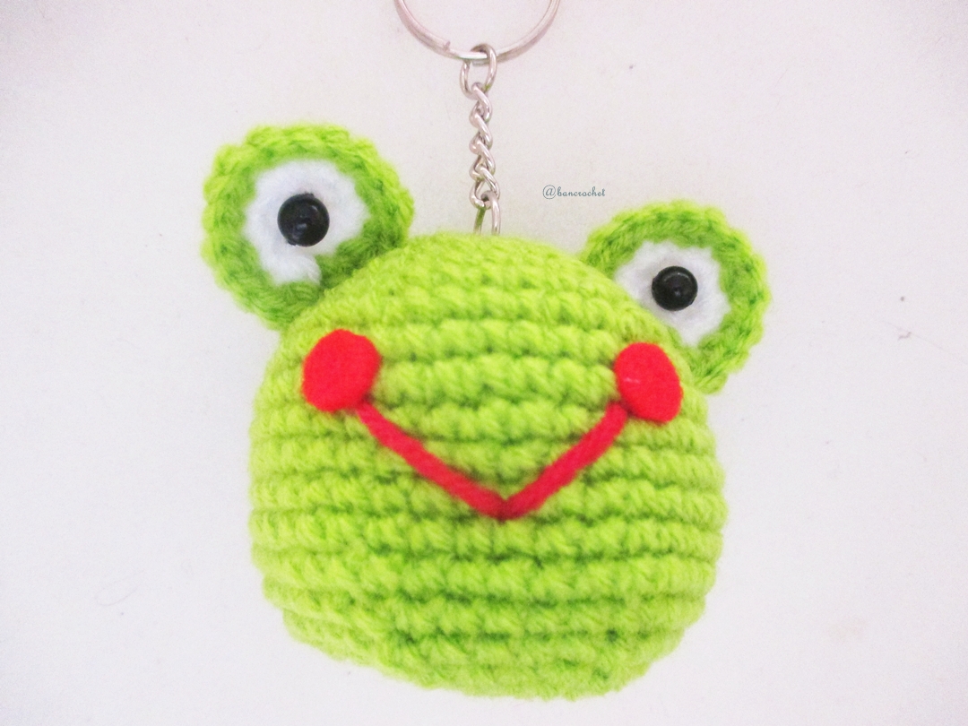 พวงกุญแจหัวตุ๊กตาเคโระ สูง 2 นิ้ว keroro amigurumi crochet keychain