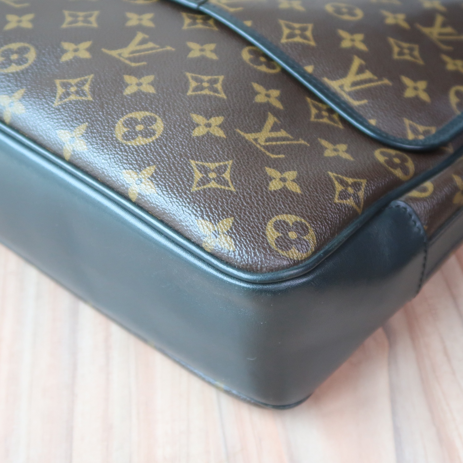 Louis Vuitton Monogram Macassar Bass GM