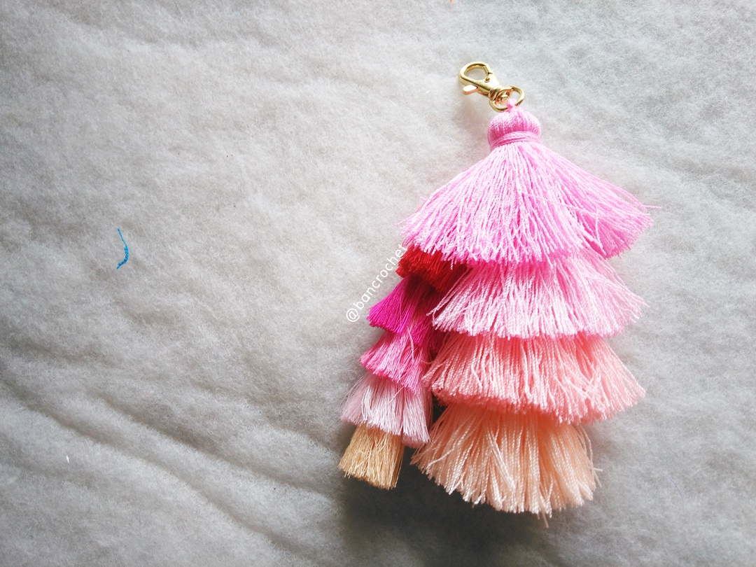 Bancrochet พวงกุญแจพู่ห้อยกระเป๋า tassels pompoms keychains หลากสี 5.5-6นิ้ว