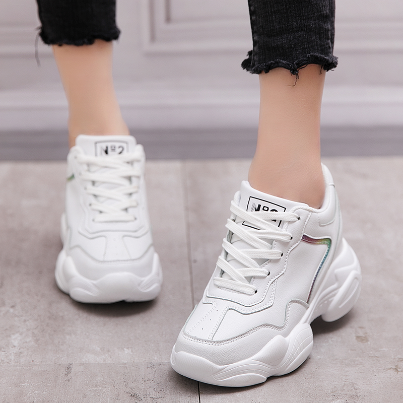 รองเท้าผ้าใบเสริมส้นสูง รองเท้าผ้าใบเสริมส้นสูงสไตล์เกาหลี ส่งฟรี EMS