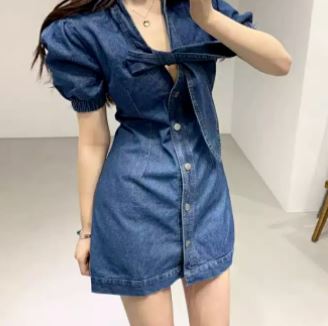 เดรสยีนส์ แขนสั้น เดรสกระโปรง แบบวัยรุ่น เปรี้ยว ๆ ติดโบว์ เดรส กระดุมหน้า ใส่สวย ดูเซ็กซี่ 242197