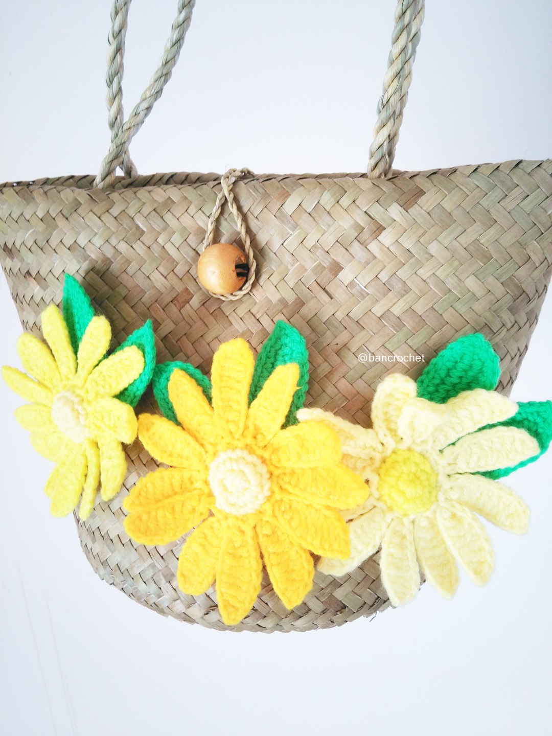 Bancrochet กระเป๋าสานกระจูดประดับดอกไม้ grajood basket weave bags คละสี 7*10*7*12 นิ้ว