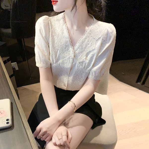 เสื้อลูกไม้ แขนสั้น