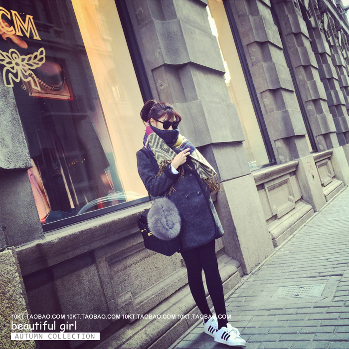 ผ้าพันคอ/ผ้าคลุมไหล่ กันหนาว ลายเก๋ๆ จะใส่คลุมหรือพันคอ ก็เก๋ พร้อมส่งเลยจ้า same pic