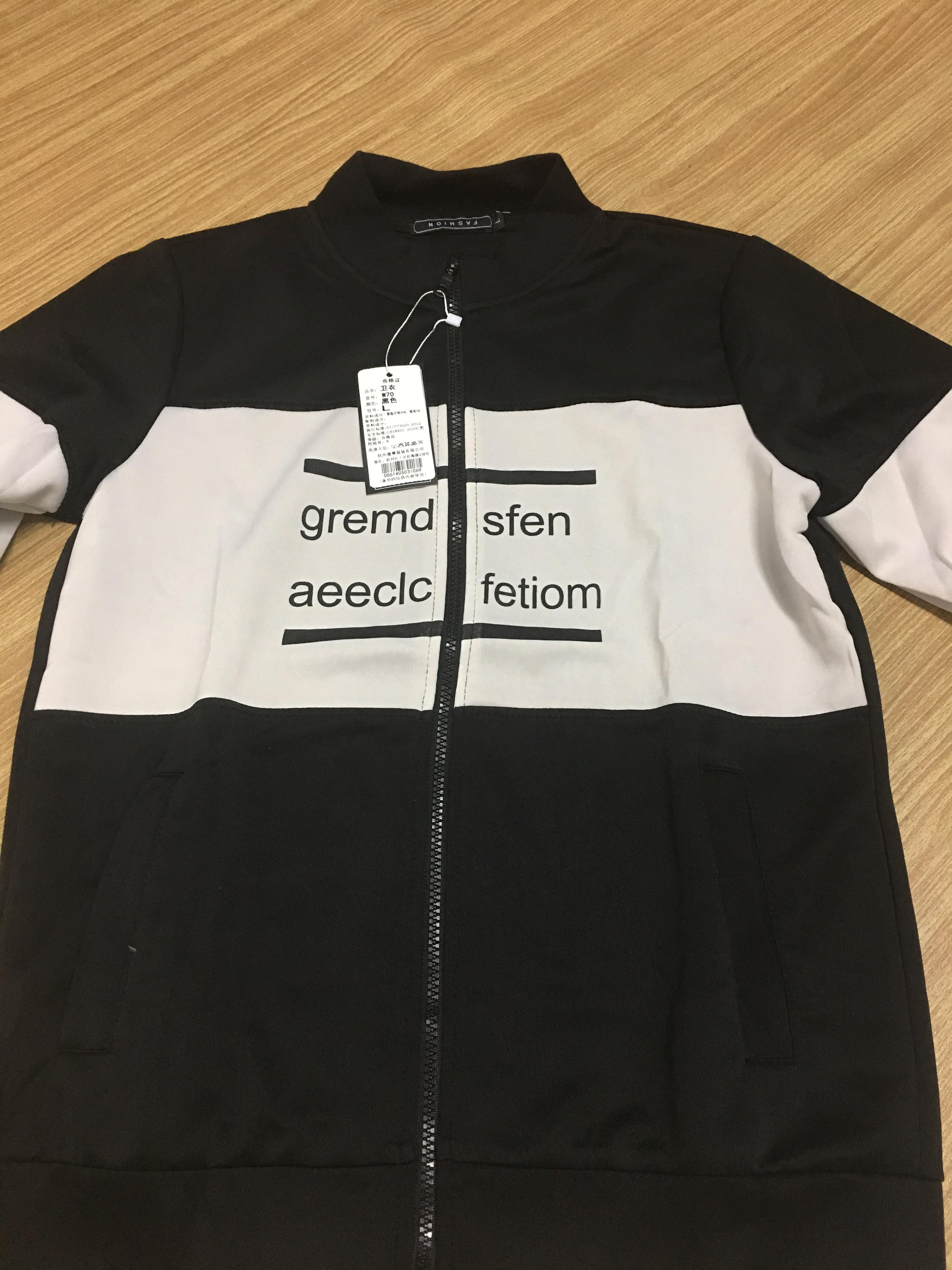 เสื้อคลุมผู้ชาย สไตล์เกาหลี สีดำ+ขาวหม่นเกือบเทา ทรงสวย ผ้าวอร์ม same pic L