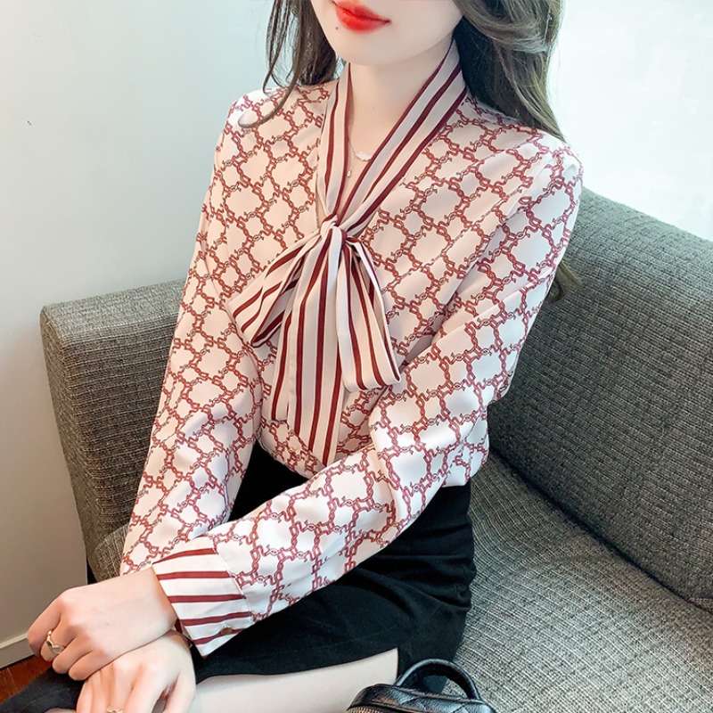 เสื้อเชิ้ตผู้หญิงแขนยาว เสื้อเชิ้ตผู้หญิงใส่ทํางาน 390 บาทต่อชิ้น ฟรีค่าจัดส่ง