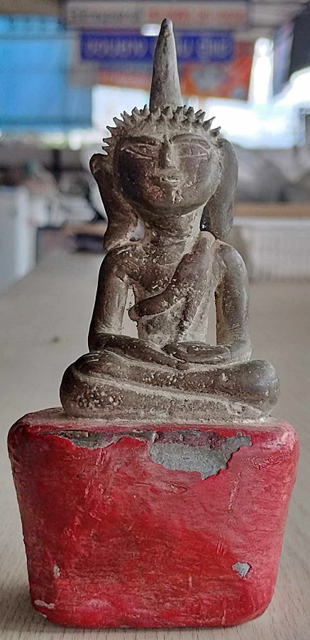 พระเชียงรุ้ง