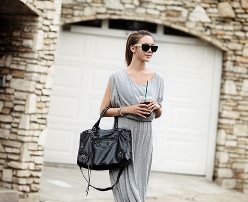 Maxi Dress แม็กซี่เดรสยาว สีเทา โชว์หลัง มาพร้อมเกาะอกสีดำ เก๋ไก๋สุดๆ ผ้าเนื้อดี ทิ้งตัว black