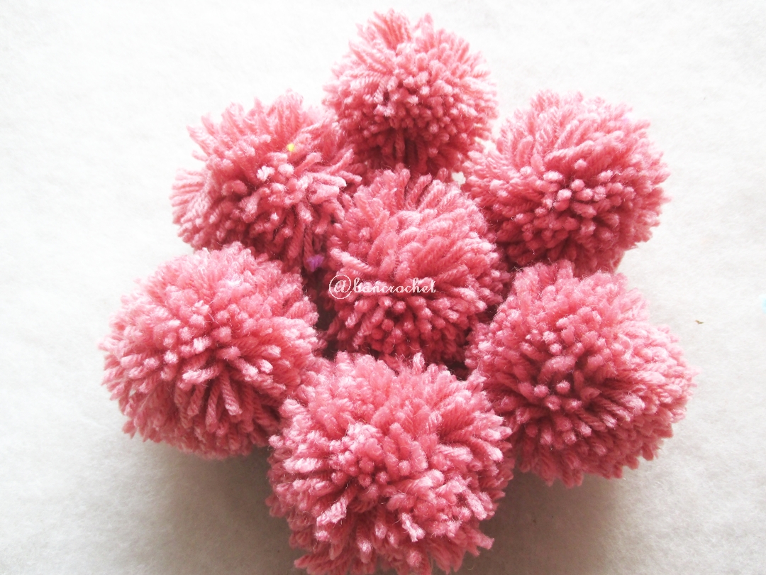 ปอมปอมไหมพรมสีชมพู ขนาด 2 นิ้ว pompoms crochet