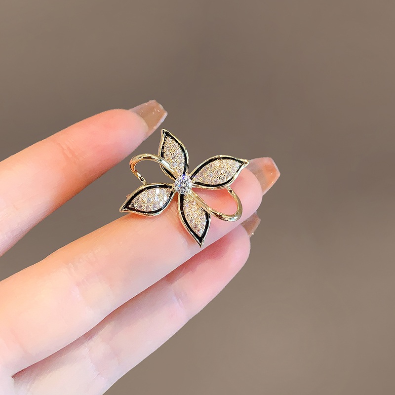 เข็มกลัด เข็มกลัดสวยๆ เข็มกลัดติดเสื้อ Brooch