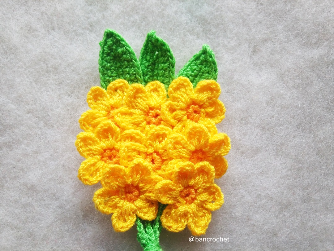 Bancrochet ช่อดอกไม้จิ๋วถักโครเชต์ Mini flower bouquet crochet สีเหลืองมัตตาร์ต 5 นิ้ว