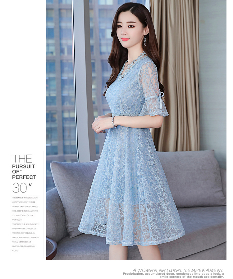 Dress4569 เดรสยาวลูกไม้แขนสามส่วนระบายผูกโบว์ คอและช่วงเอวแต่งลูกไม้ฉลุ ซิปหลัง มีซับในอย่างดี ทรงคอวีใส่แล้วดูผอมเพรียว งานดีทรงดีสวยหวานละมุน ใส่ทำงาน/ใส่ออกงานได้ มี 2 สี ฟ้า, ชมพู