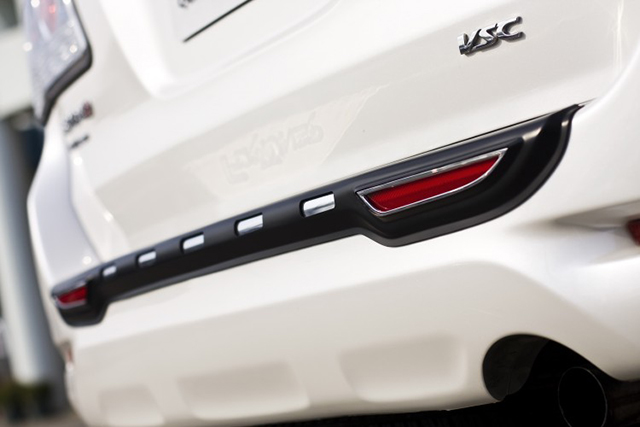 กาบกันรอยท้าย Fortuner ปี 11-14