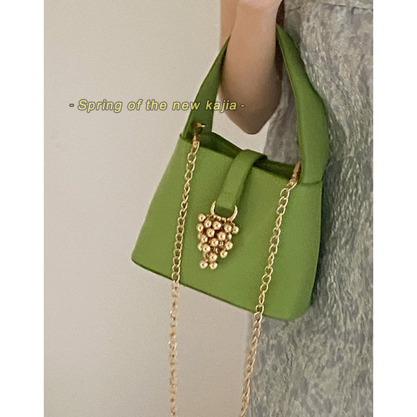 กระเป๋าสะพายข้างผู้หญิง กระเป๋าสะพายสไตล์เกาหลี By Japanese フェンディ authentic bag