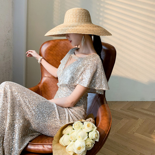 ชุดราตรี ชุดราตรีสวยหรู แบบ ทันสมัย Evening dress
