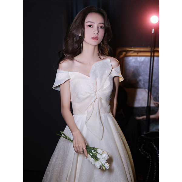 ชุดราตรี ชุดราตรีสวยหรู แบบ ทันสมัย Evening dress