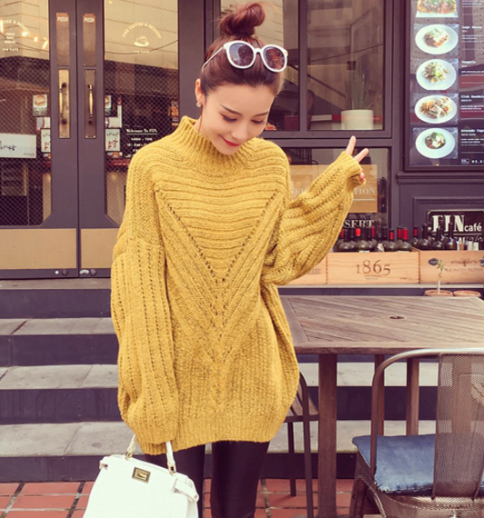 เสื้อไหมพรมตัวโคล่ง Sweater สีเหลือง คอตั้ง ยืดได้เยอะ จะใส่เดี่ยวไหรือใส่โค้ทคลุมก็สวยจ้า