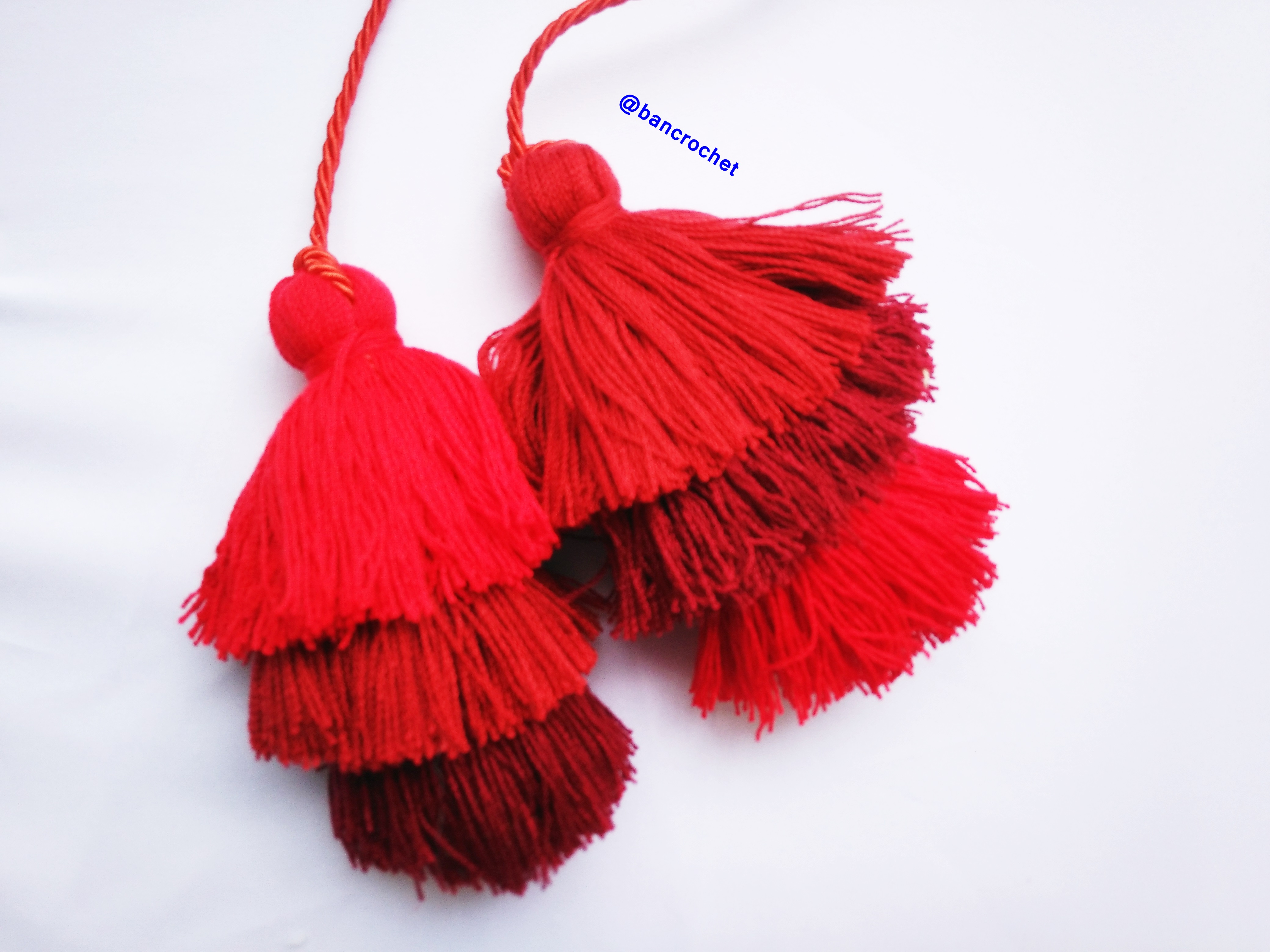 Bancrochet พู่ห้อยกระเป๋า/ที่ห้อยกระเป๋าแฮนด์เมด Tassels keychain hanging for bags หลากสี 4 นิ้ว