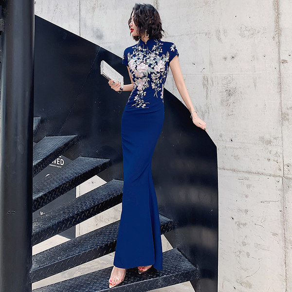ชุดราตรี ชุดราตรีสวยหรู แบบ ทันสมัย Evening dress