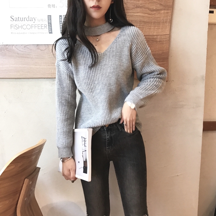 สีเทา : เสื้อสเวตเตอร์ ไหมพรมคอวี แต่งสายคาด ลายทางในตัว ไหมพรมเส้นเล็ก เนื้อนุ่ม พร้อมส่ง